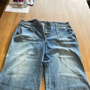 NYDJ Frayed Hem Jean Cropped Flare